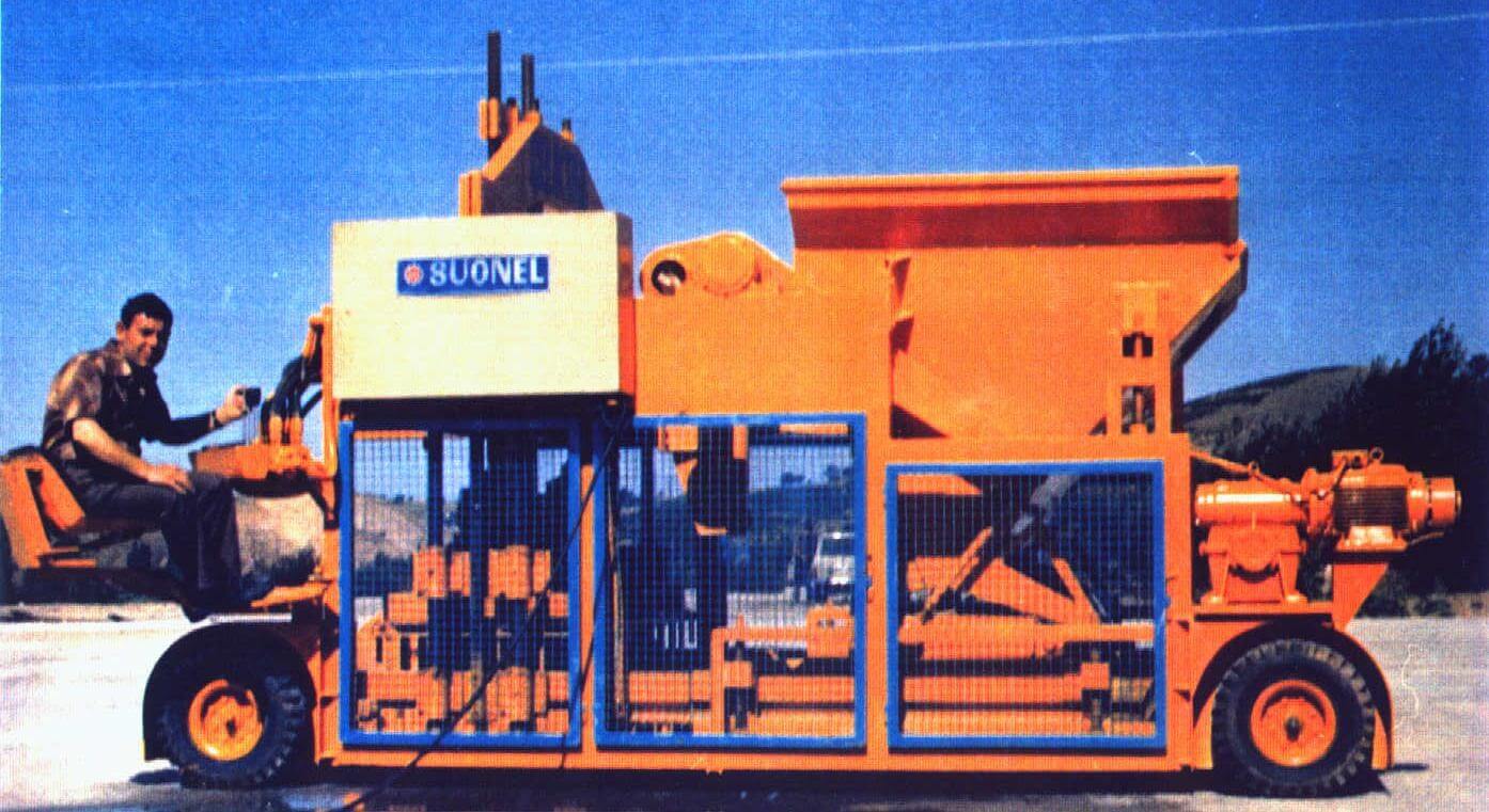 1979 – MACHINE DE BRIQUES MOBILE